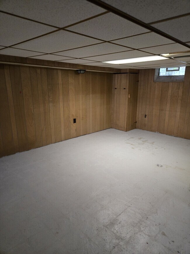 Building Photo - 19800 Grandview St