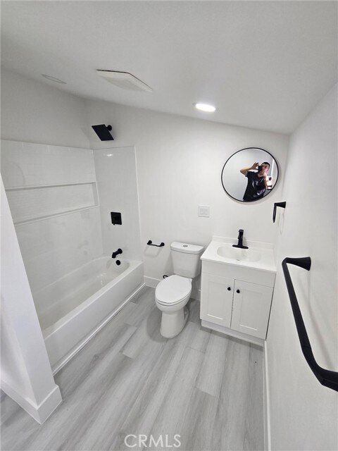 Foto del edificio - 1279 Vine St W