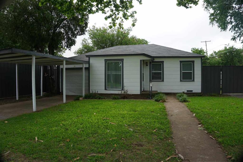 Primary Photo - 100 Lilac Ln