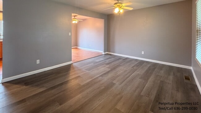 Foto del edificio - 544 Goldwood Dr