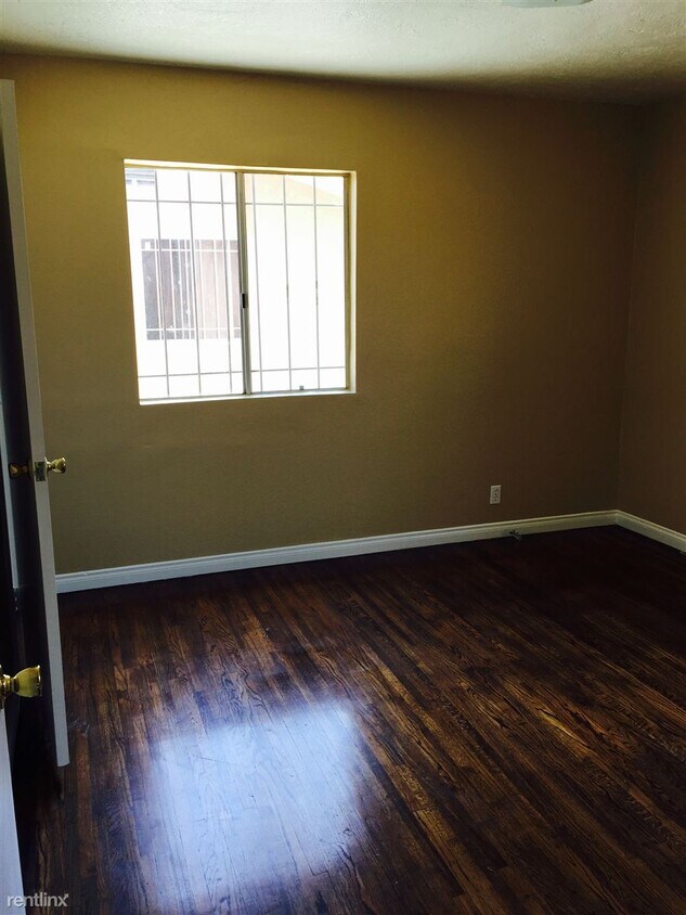 Primary Photo - 3 br, 1 bath House - 2914A Poplar Dr 14 A