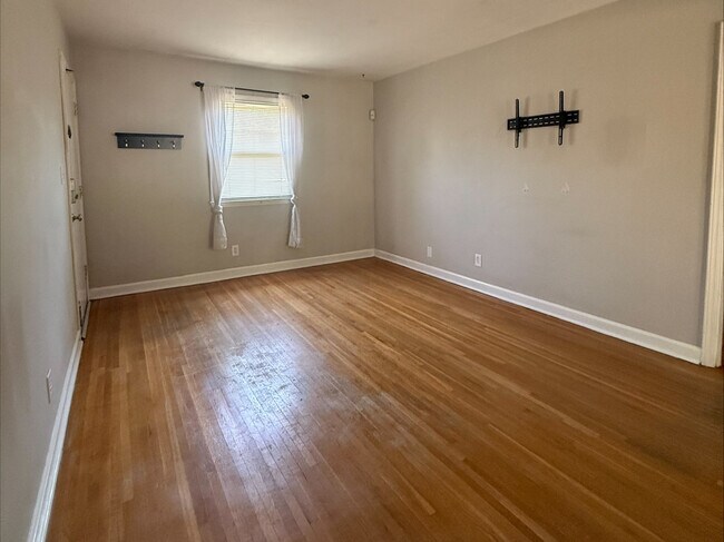 Foto del edificio - 2623 Vail Ave