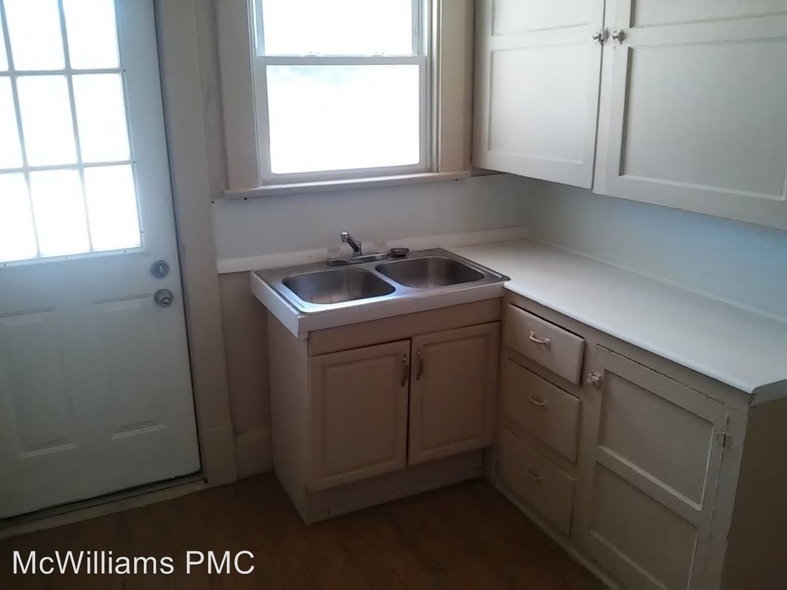 Primary Photo - 2624-2634 Oakwood Ave