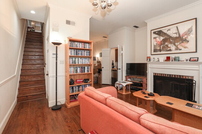 Foto del edificio - 609 F St NE