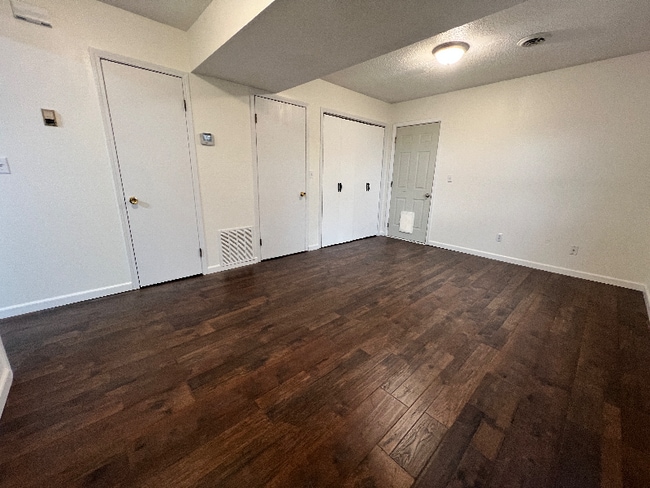 Building Photo - 103 Warren St