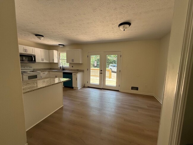 Building Photo - 208 Highland Park Dr
