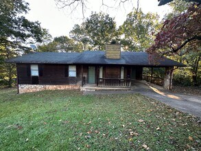 Building Photo - 5013 Buggy Ln
