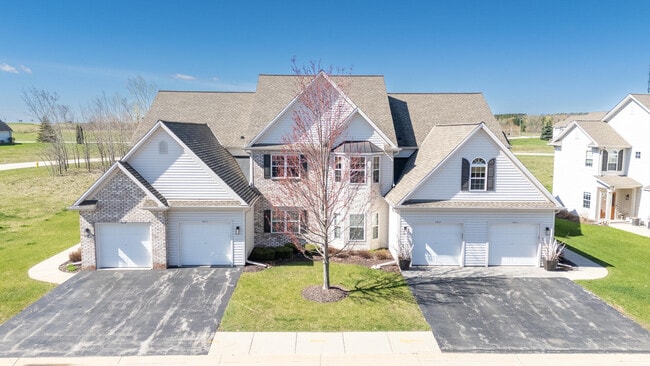 Building Photo - 1811 Woodland Way