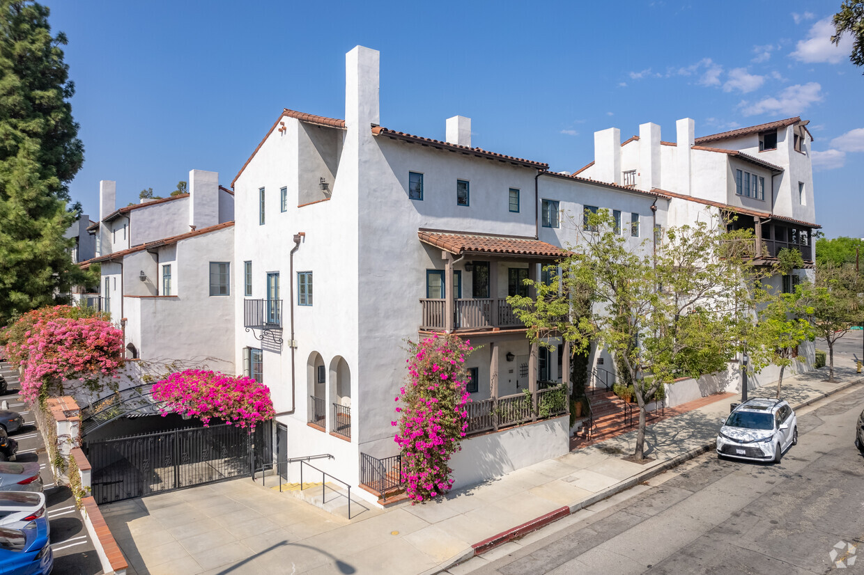 Primary Photo - Granada Court