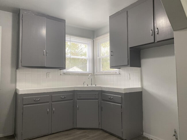 Building Photo - 19605 Ryan Rd