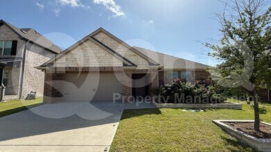 Building Photo - 402 Cliffmere Dr