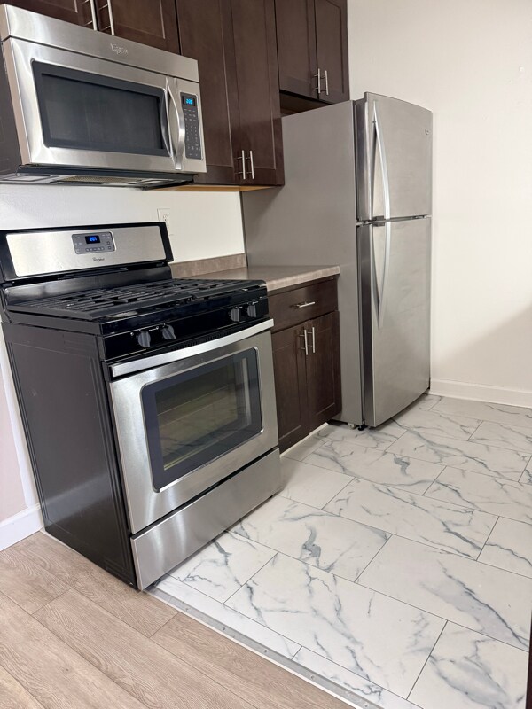 Foto del edificio - 1007 N Marshall St