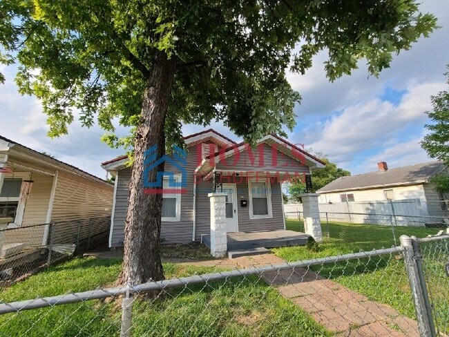 Building Photo - One Bedroom |  Detached Garage | Move In R...