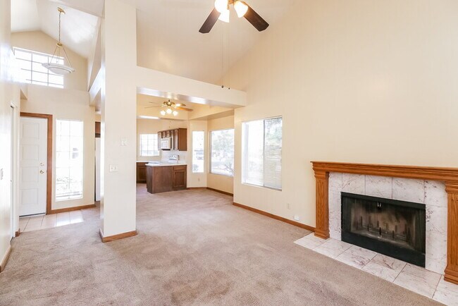 Foto del edificio - 6232 W Laredo St