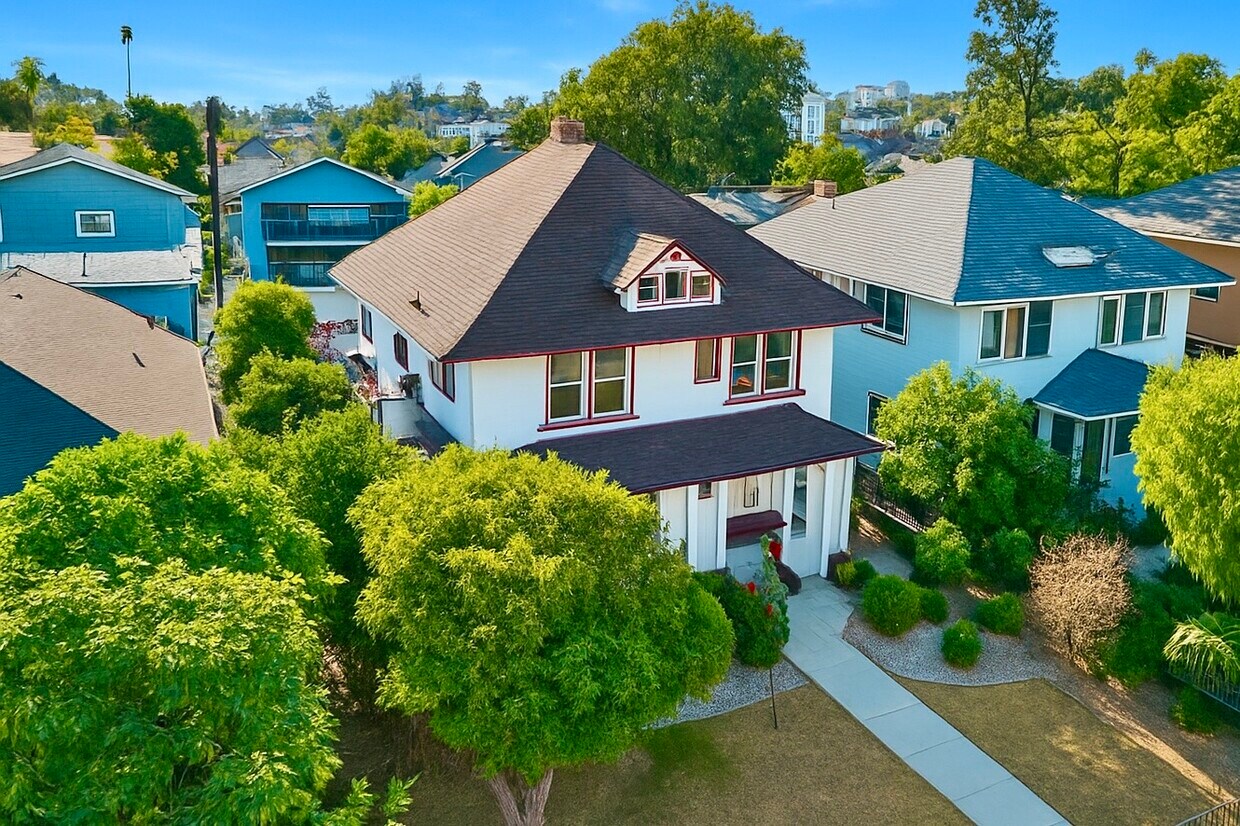 Primary Photo - 2633 S Halldale Ave