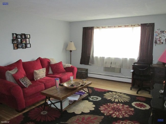 Building Photo - 20 Radcliffe Rd