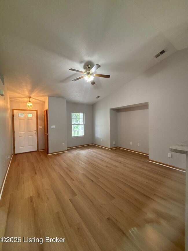 Foto del edificio - 6711 Hunters Creek Blvd