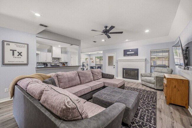 Foto del edificio - Beautiful large 3 bedroom home