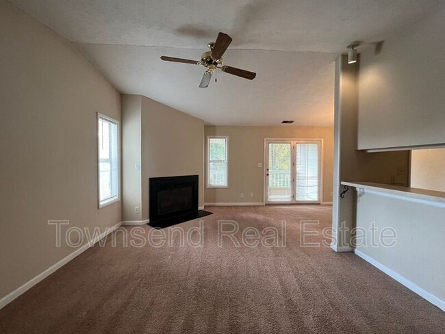 Foto del edificio - 663 Bartons Landing Pl