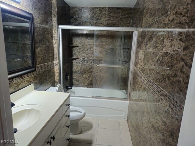 Foto del edificio - 3732 SW 7th Pl