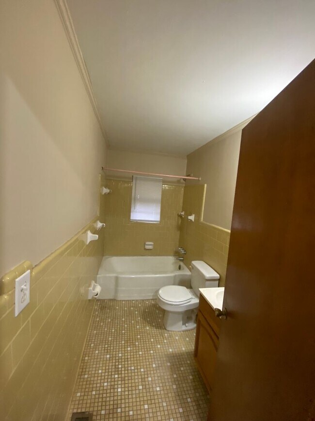 Foto del edificio - 3 Bed 2 Bath Brick House