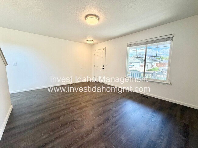 Foto del edificio - 17383 N Chouteau Ave