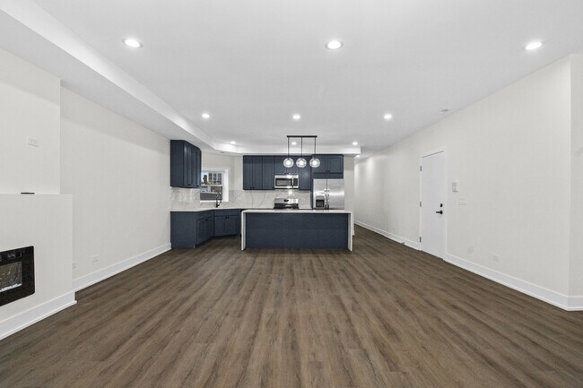 Foto del edificio - 4338 N Clarendon Ave