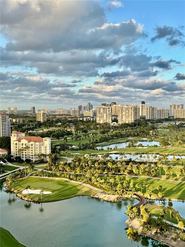 355 n homewood1.25 (5) - 19501 W Country Club Dr