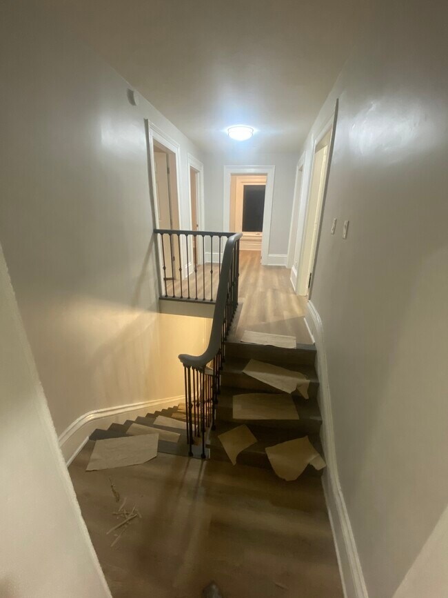 Building Photo - Affordable 3 Bedroom