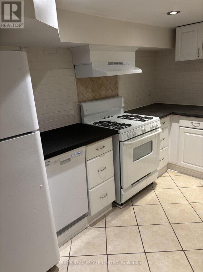 Building Photo - 417 Crawford St