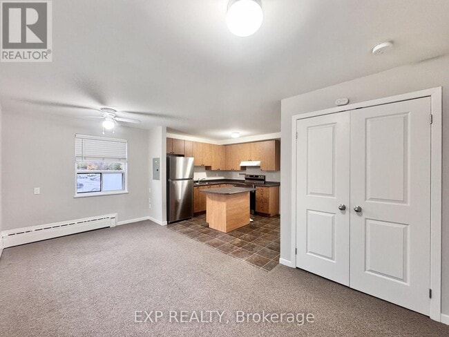 Photo du bâtiment - 25 Paisley Blvd E