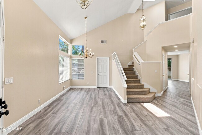 Foto del edificio - 556 Myrtle Ct