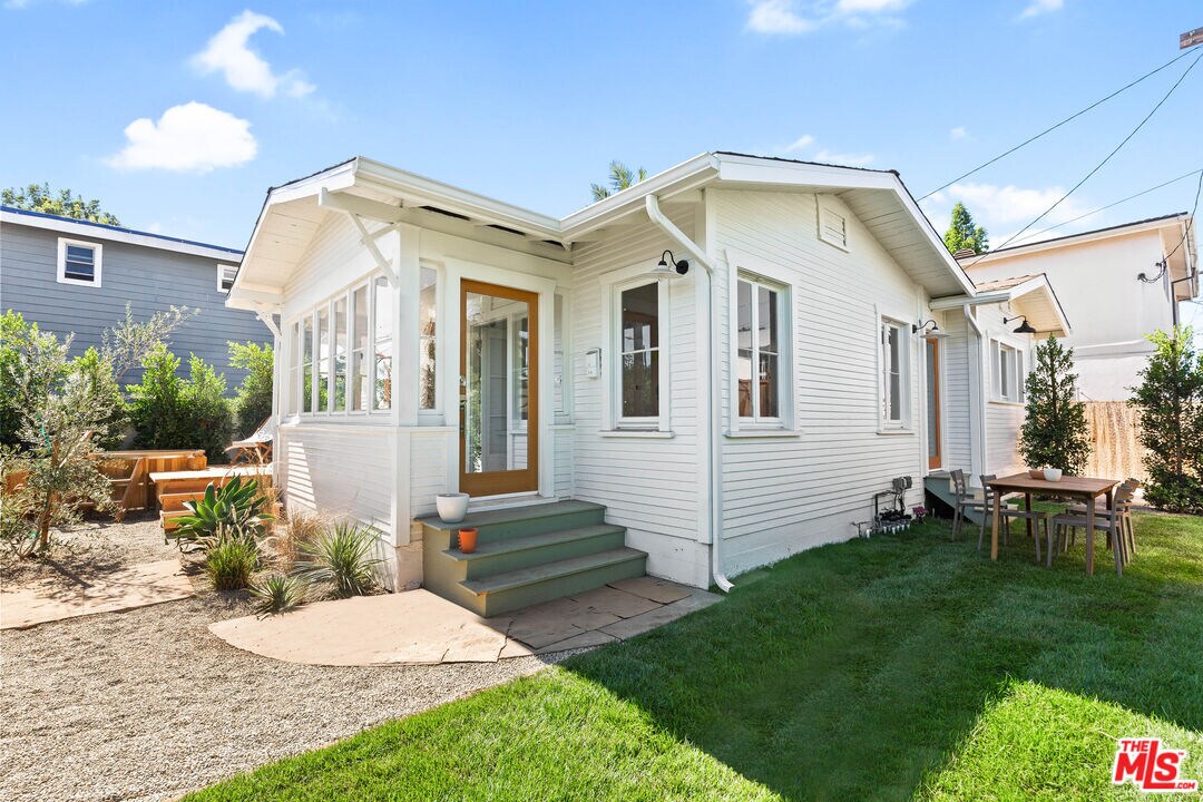 Primary Photo - 349 7th Ave