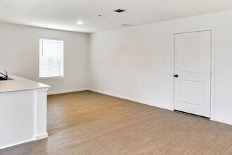 Building Photo - 14978 N Ascot Bend Cir