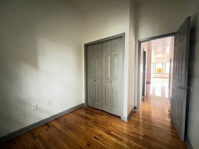 Unit 2 - 3688 John F Kennedy Blvd