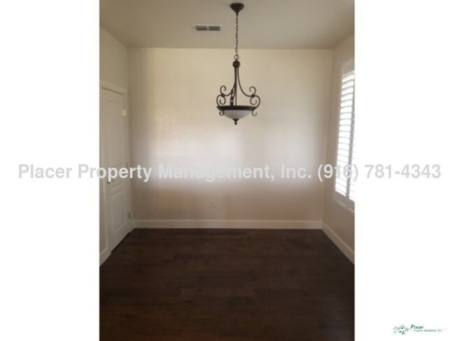 Building Photo - 1155 Overland Ln