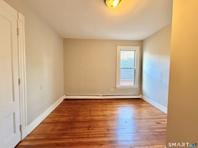 Building Photo - 442 Poplar St