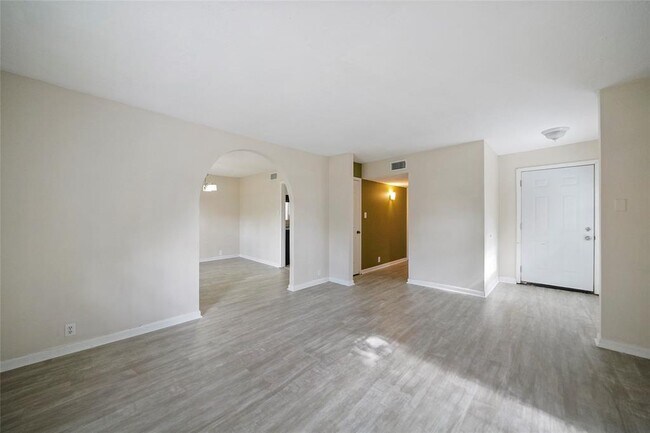 Building Photo - 14030 Cashel Forest Dr