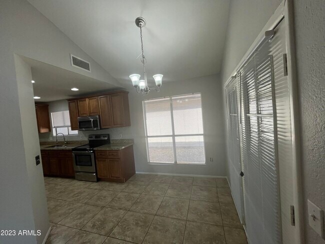 Building Photo - 1241 W Calle Del Norte