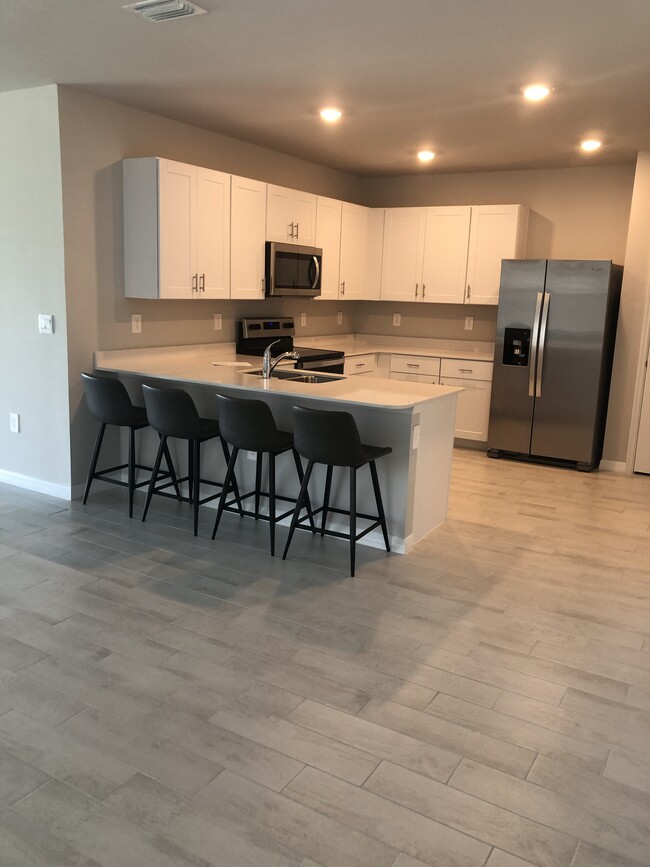 Building Photo - 16027 Bridle Ridge St