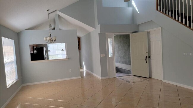 Foto del edificio - 2467 Quail Run Blvd N