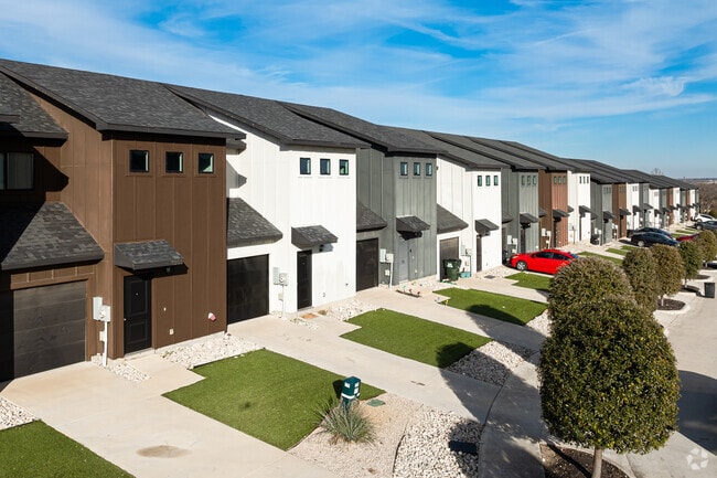 Building Photo - The Point at Forest Hill