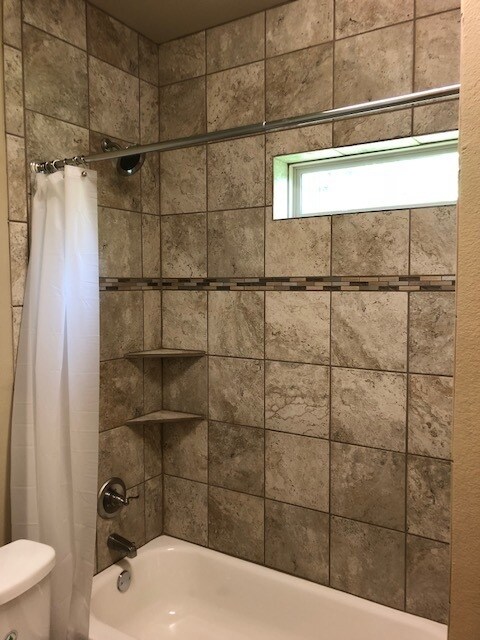 Building Photo - ***4 Bedroom 2.5 Bath*** Walking distance to UNT***