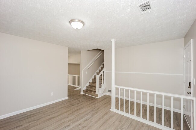 Building Photo - 1037 Lombardy Way