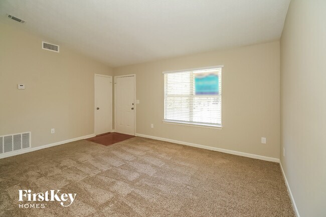Building Photo - 6490 Emerald Pointe Cir