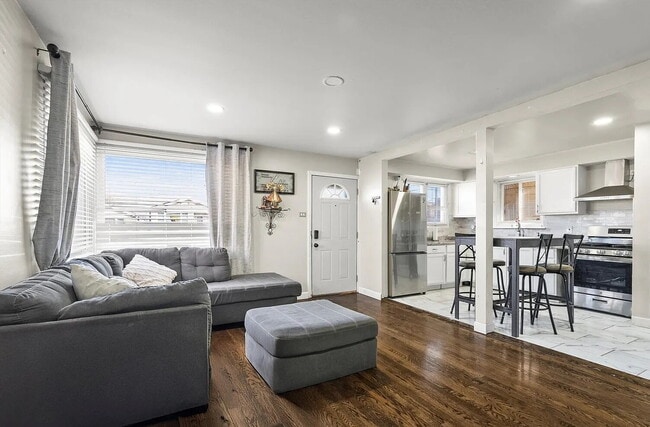 Building Photo - Upscale Living at Its Finest