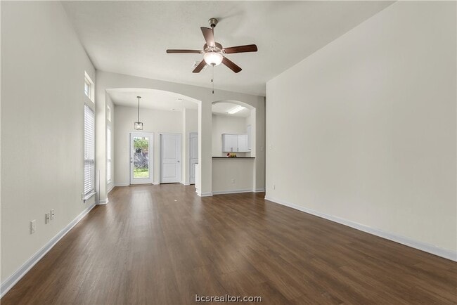 Building Photo - 240 Fieldstone Pl