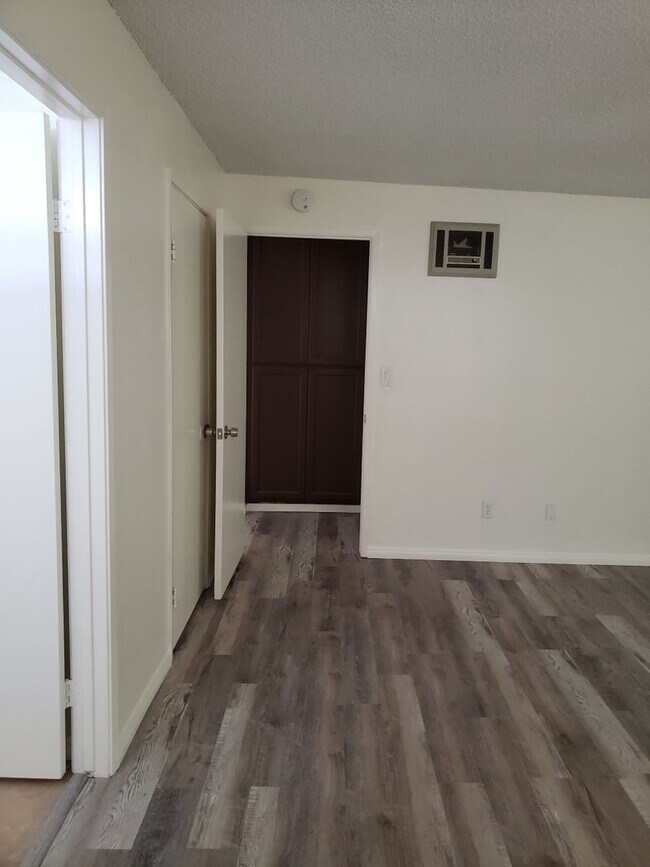 Foto del edificio - NICE AND COZY 3 BED 2 BATH HOME * by appoi...