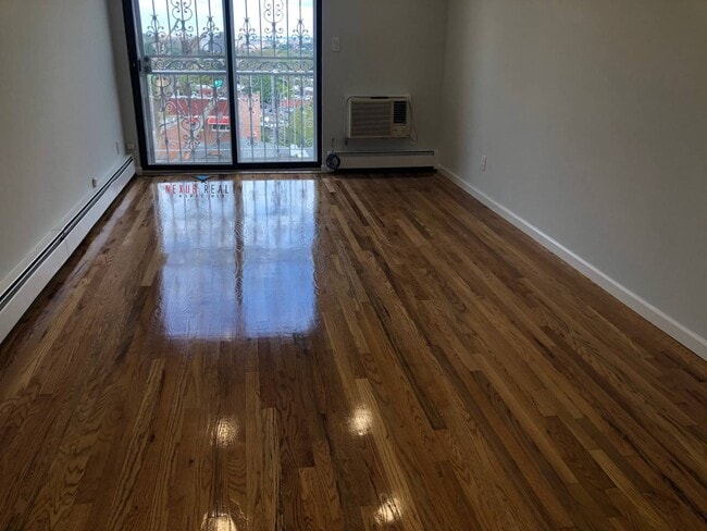 Foto del edificio - 48-45 58th St
