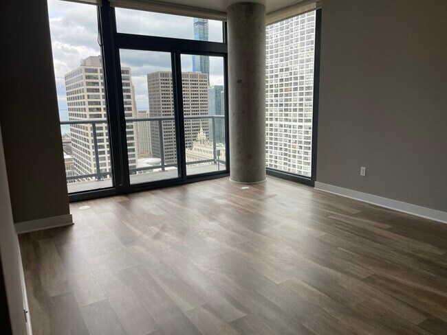 Foto del edificio - 451 N State St